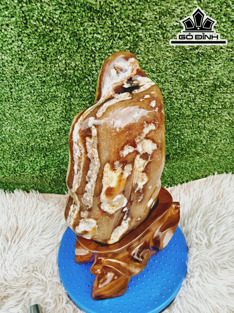 Tác Phẩm Đá Mã Não Cao 35 Ngang 18 (cm) 6,5kg