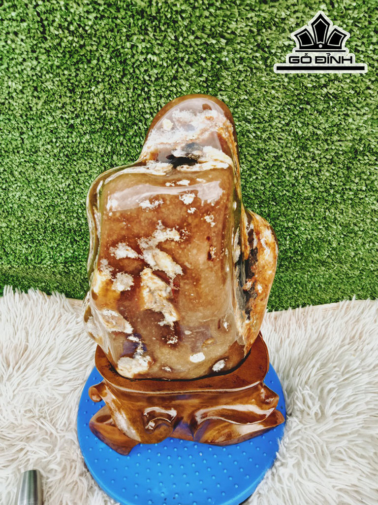 Tác Phẩm Đá Mã Não Cao 35 Ngang 18 (cm) 6,5kg