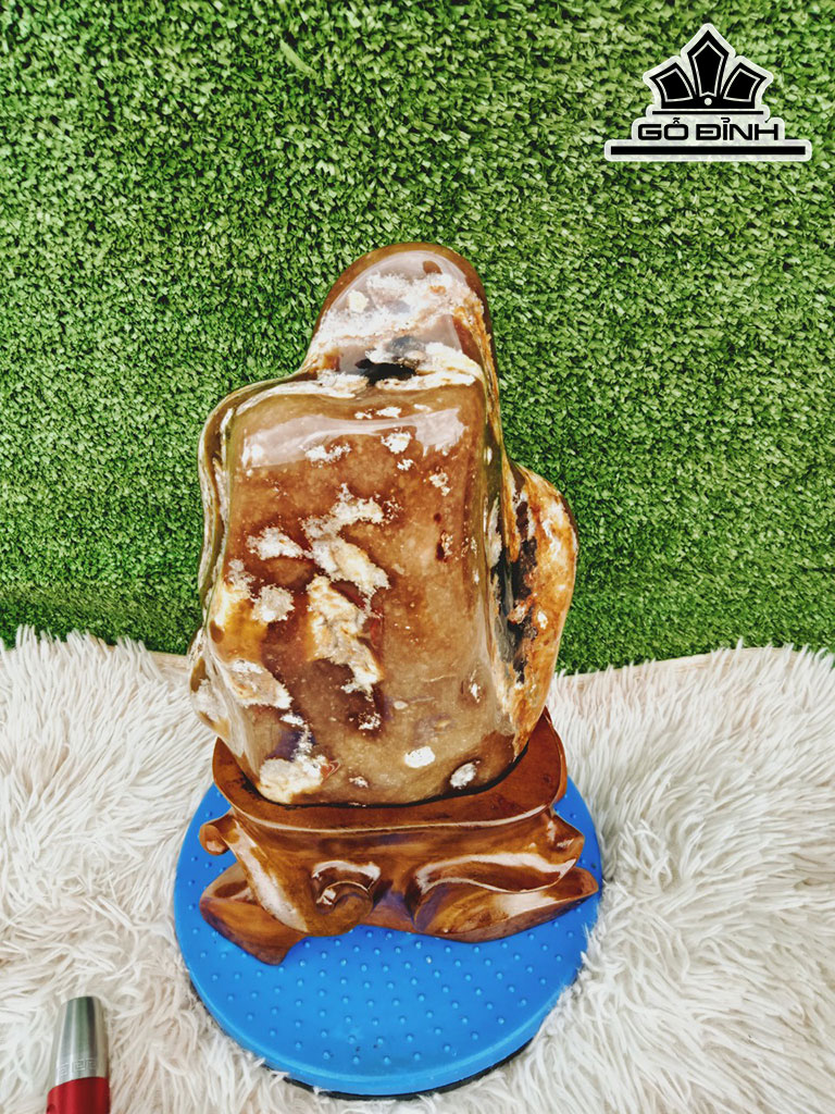 Tác Phẩm Đá Mã Não Cao 35 Ngang 18 (cm) 6,5kg