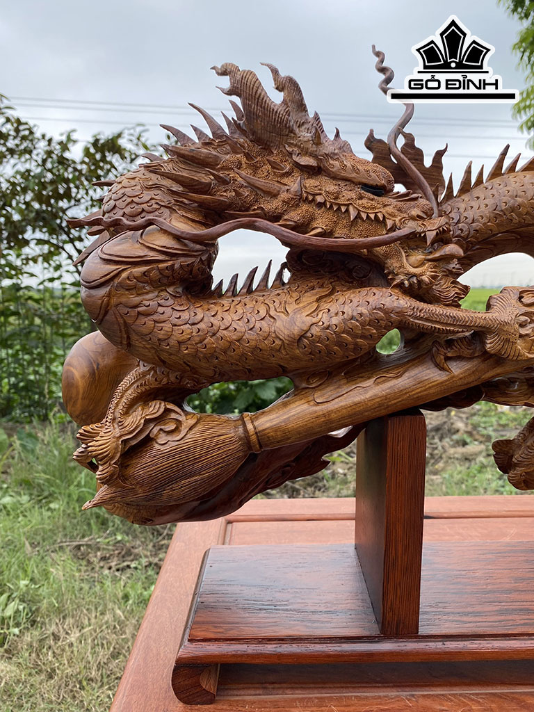 Tượng Nhất Long Quấn Bút Gỗ Cẩm Cao 48 Ngang 72 Sâu 13 (cm)