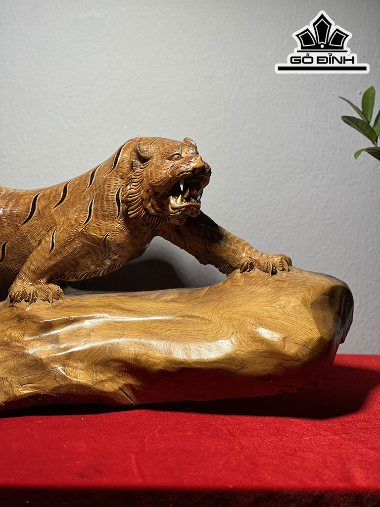 Tượng Hổ Phong Thủy Gỗ Bách Xanh Cao 27 Ngang 62 Sâu 26 (cm)