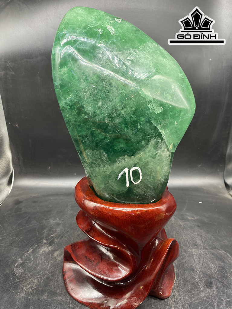 Tác Phẩm Đá Flourite Cao 38 Ngang 18 Sâu 12 (cm) 10kg