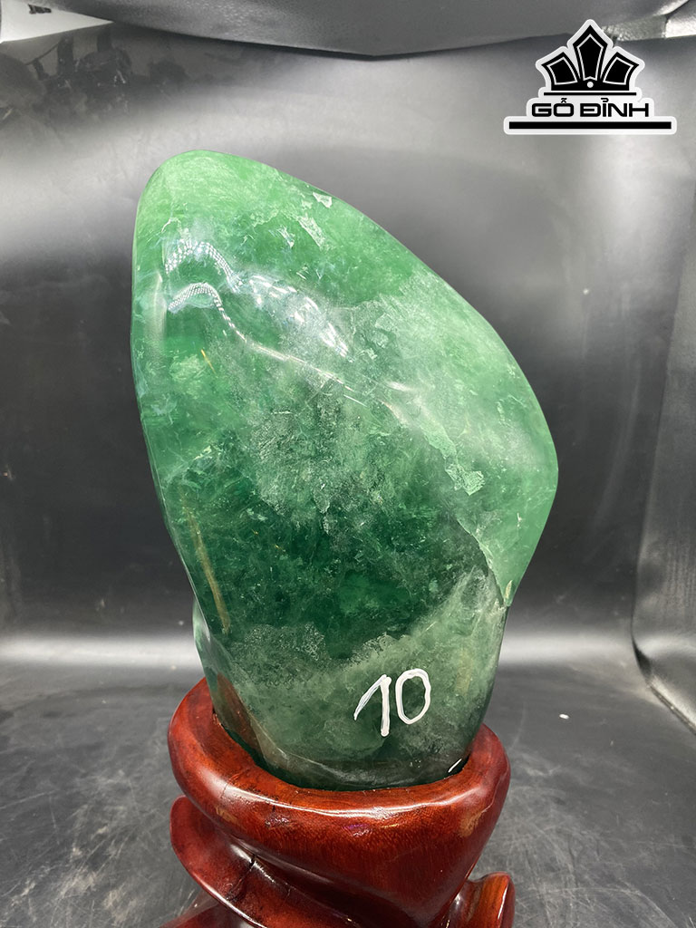Tác Phẩm Đá Flourite Cao 38 Ngang 18 Sâu 12 (cm) 10kg