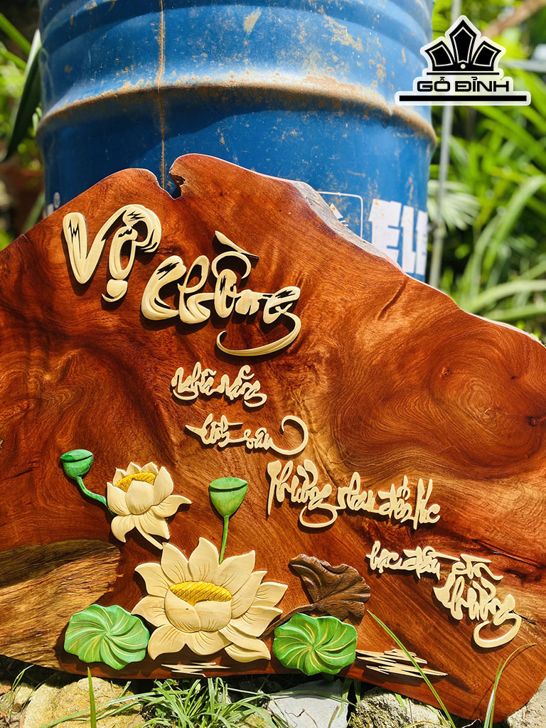 Tranh Vợ Chồng Gỗ Hương Cao 56 Ngang 90 Sâu 2,5 (cm)