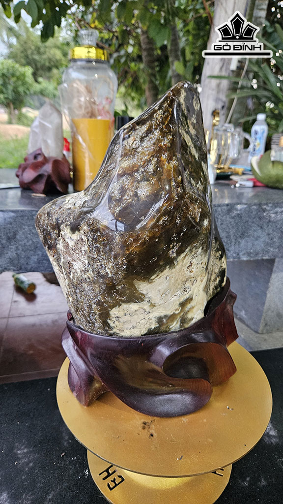 Tác Phẩm Đá Mã Não Cao 38 Ngang 20 (cm) 10kg