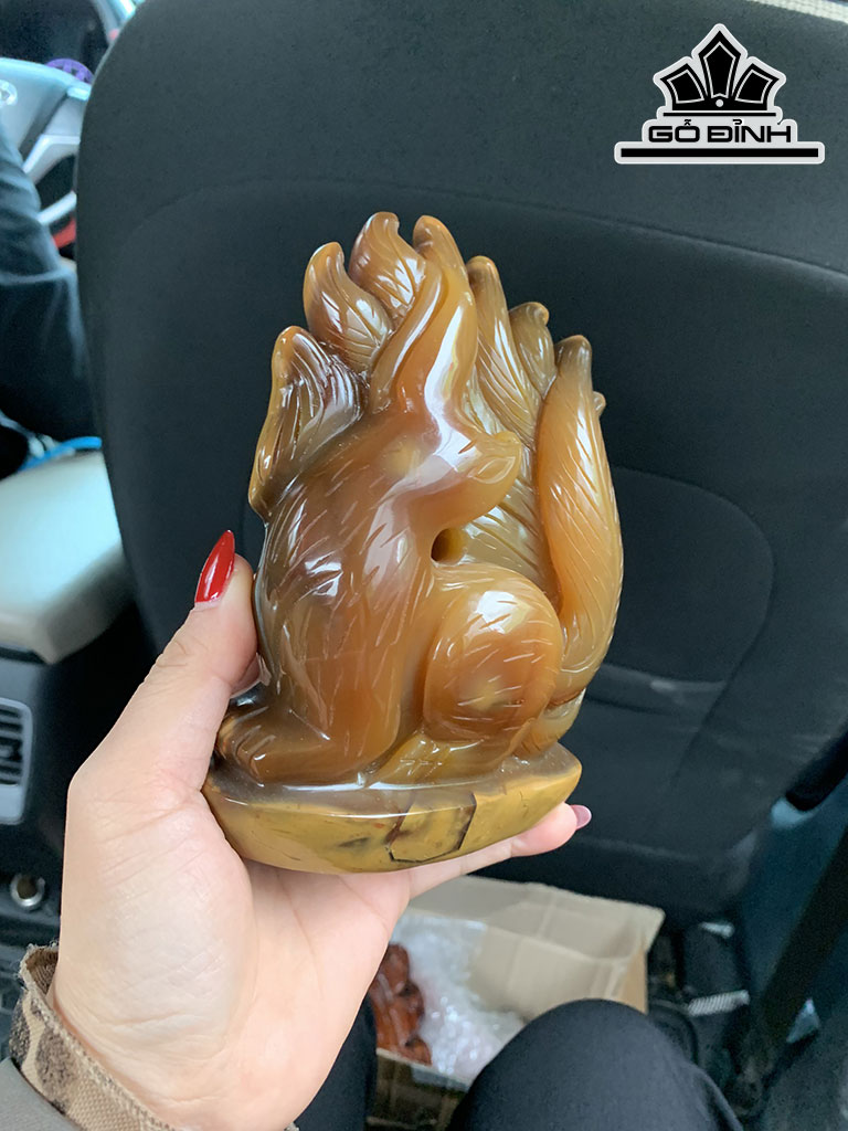 Hồ Chúa Đá Mã Não