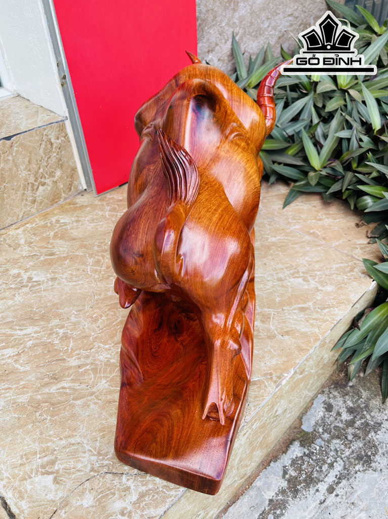 Tượng Bò Tót Gỗ Hương Cao 32 Ngang 60 Sâu 19 (cm)