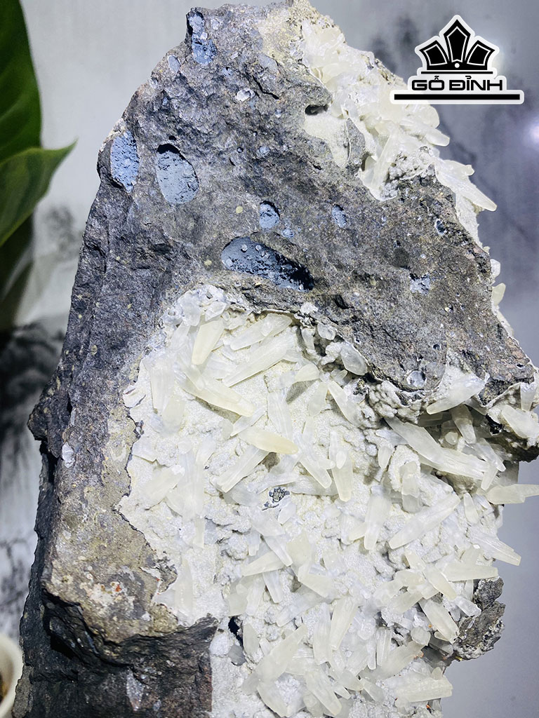 Bông Hoa Ưu Đàm Đá Trầm Tích Cao 31 Ngang 16 (cm) 3,2kg