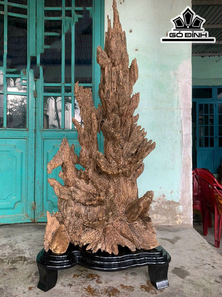 Núi Cảnh Gỗ Trầm Hương Cao 140 Ngang 60 (cm)