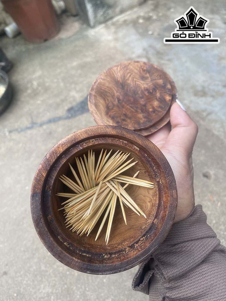 Lọ Đựng Tăm Gỗ Nu Ngọc Am Đường Kính 9 Cao 11 (cm)