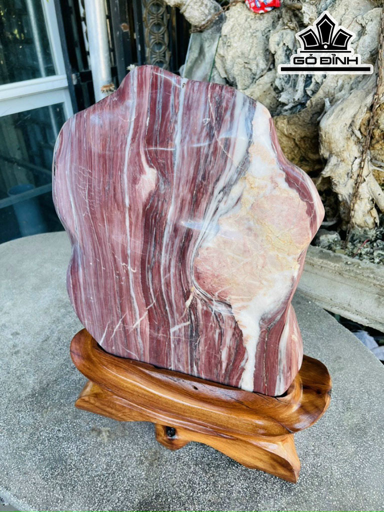 Tác Phẩm  Đá Serpentine  Cao 51 Ngang 30 (cm) 25kg