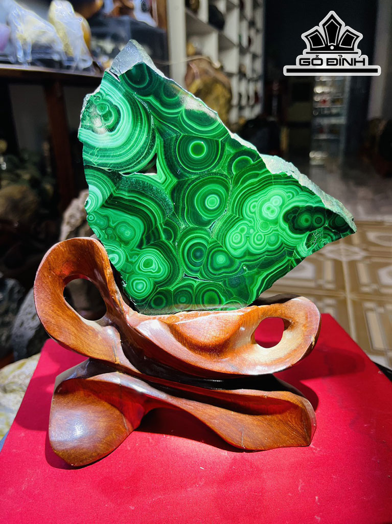 Tác Phẩm Đá Malachite Cao 20 (cm) 0,8kg