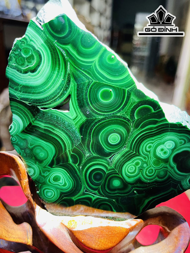 Tác Phẩm Đá Malachite Cao 20 (cm) 0,8kg