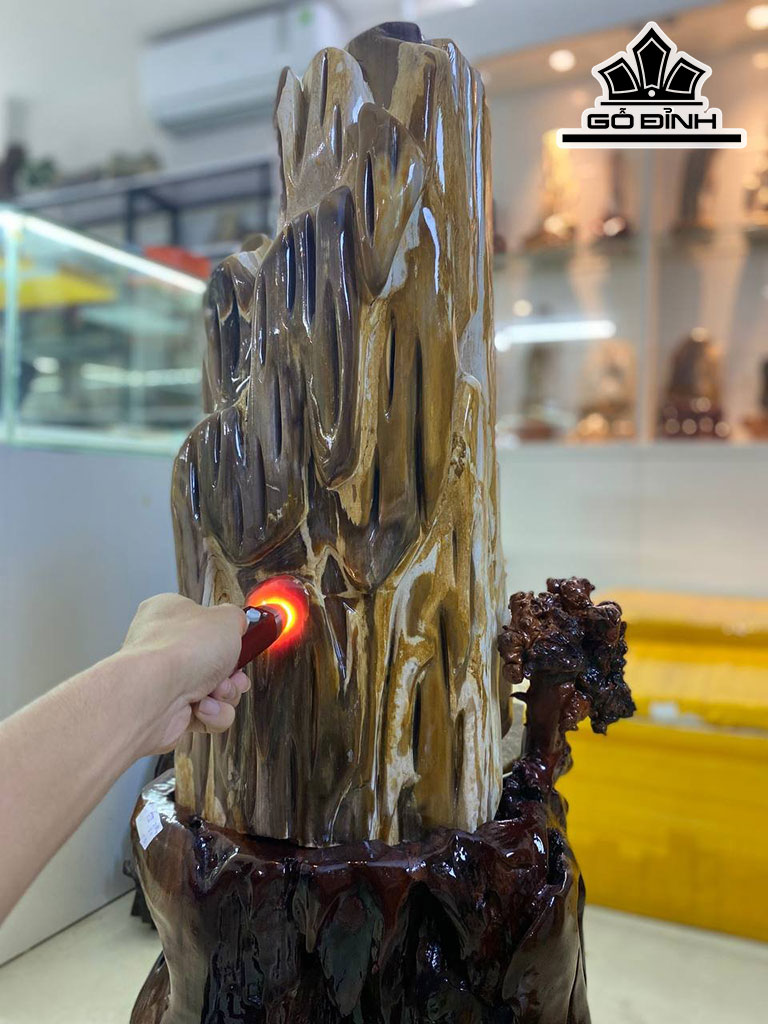 Tác Phẩm Gỗ Hóa Thạch Cao 110 Ngang 55 (cm) 40,1kg