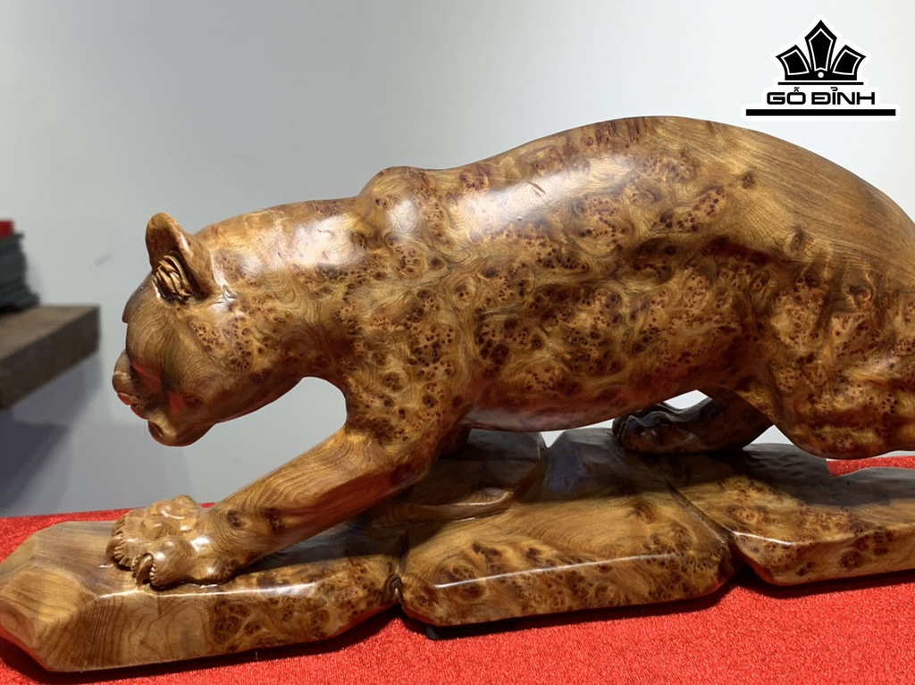 Tượng Báo Săn Mồi Gỗ Nu Ngọc Am Cao 13 Ngang 32 Sâu 7 (cm)