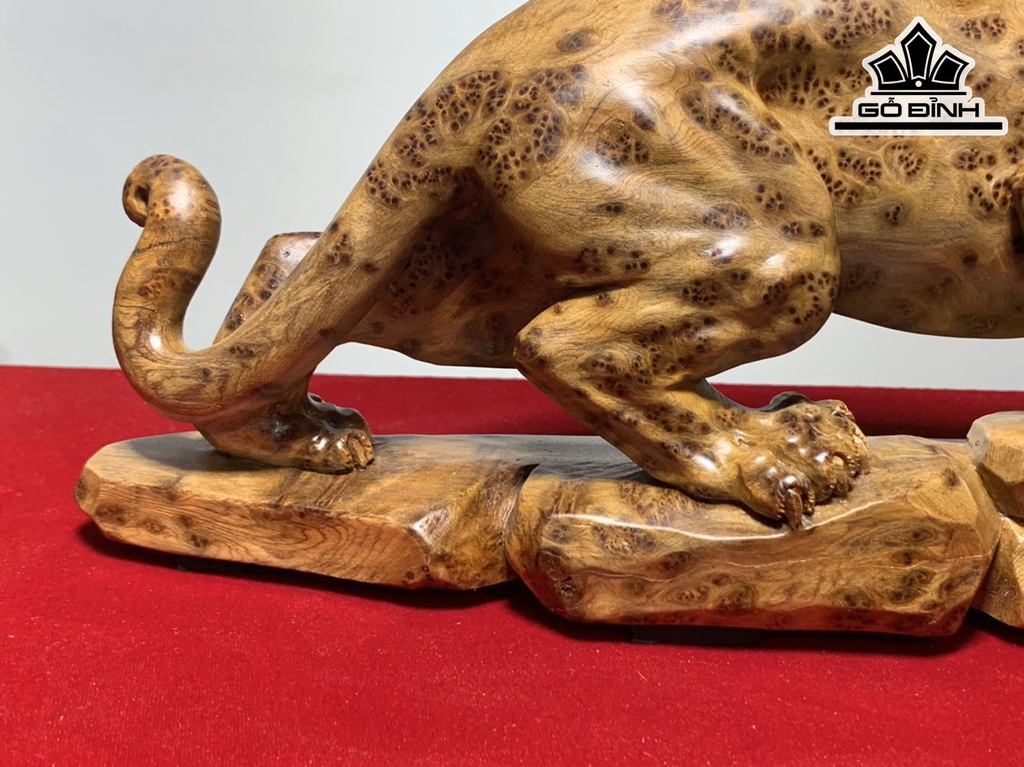 Tượng Báo Săn Mồi Gỗ Nu Ngọc Am Cao 13 Ngang 32 Sâu 7 (cm)