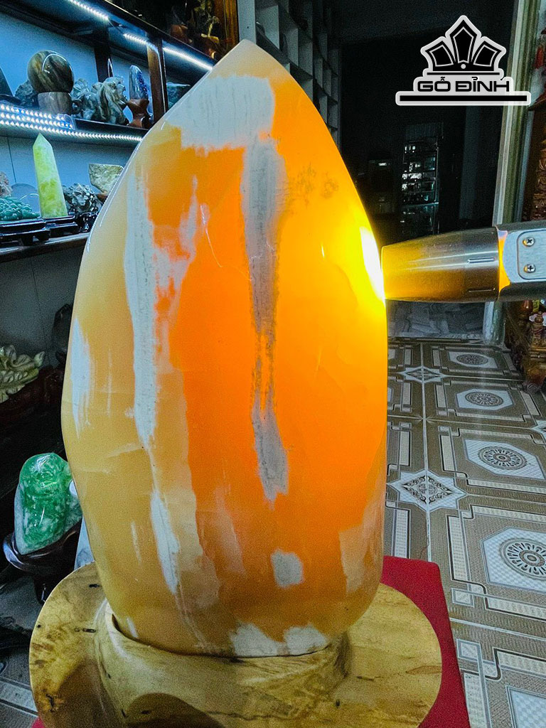 Tác Phẩm Đá Ngọc Hoàng Long Cao 40 (cm) 5,5kg