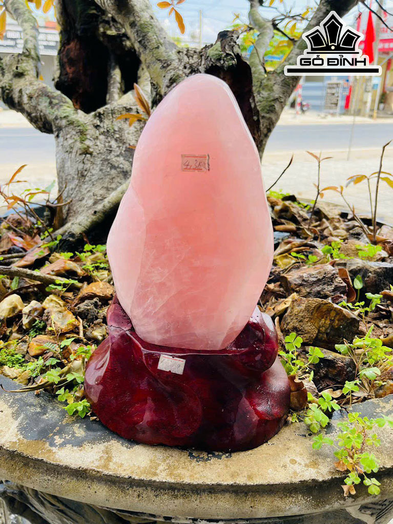 Tác Phẩm Đá Thạch Anh Hồng Cao 30 (cm) 5,5kg