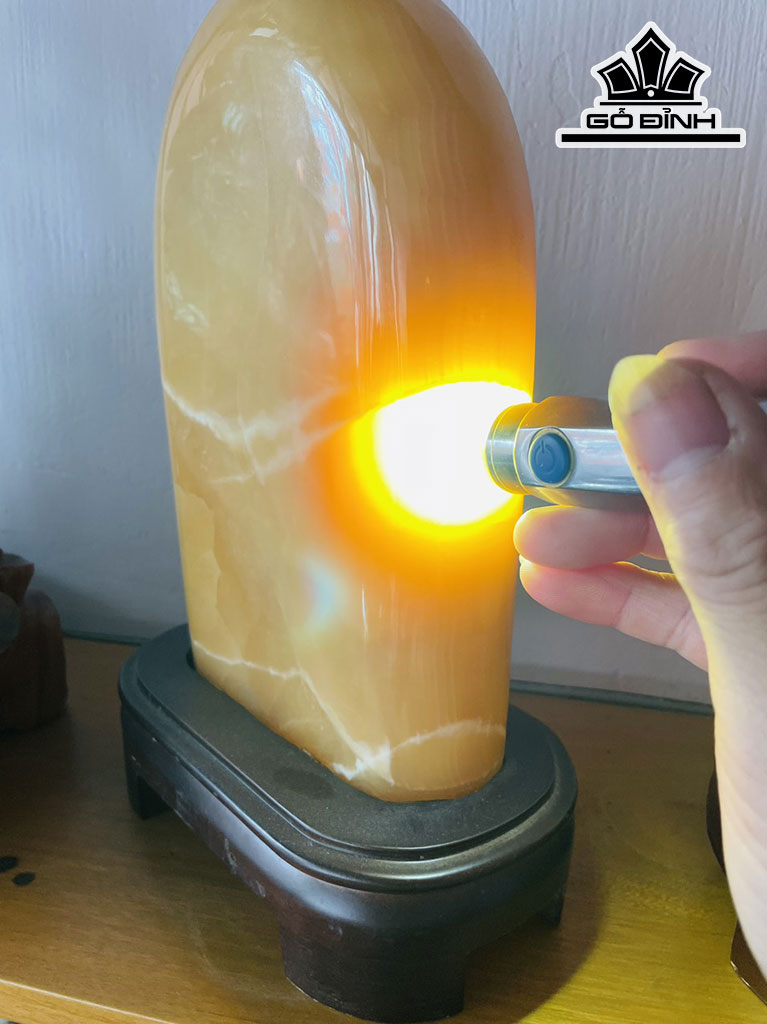 Tác Phẩm Đá Ngọc Hoàng Long Cao 32 Ngang 15 (cm) 6kg
