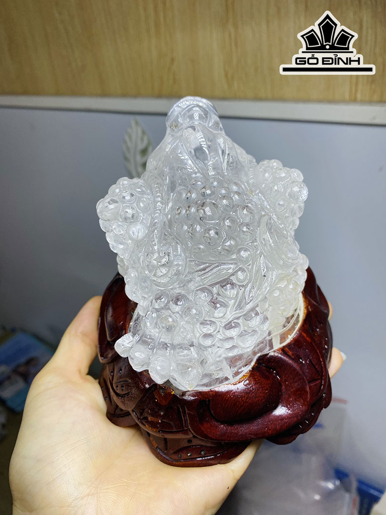 Cụ Thiềm Thừ Đá Thạch Anh Trắng Cao 10 Ngang 8 Sâu 6,5 (cm)