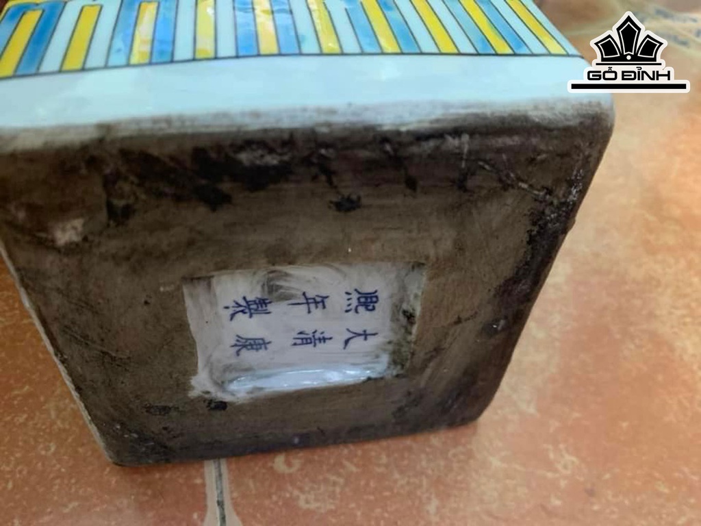 Bình Tứ Diện Hoàng Đế Gốm Tàu Cao 45 (cm)