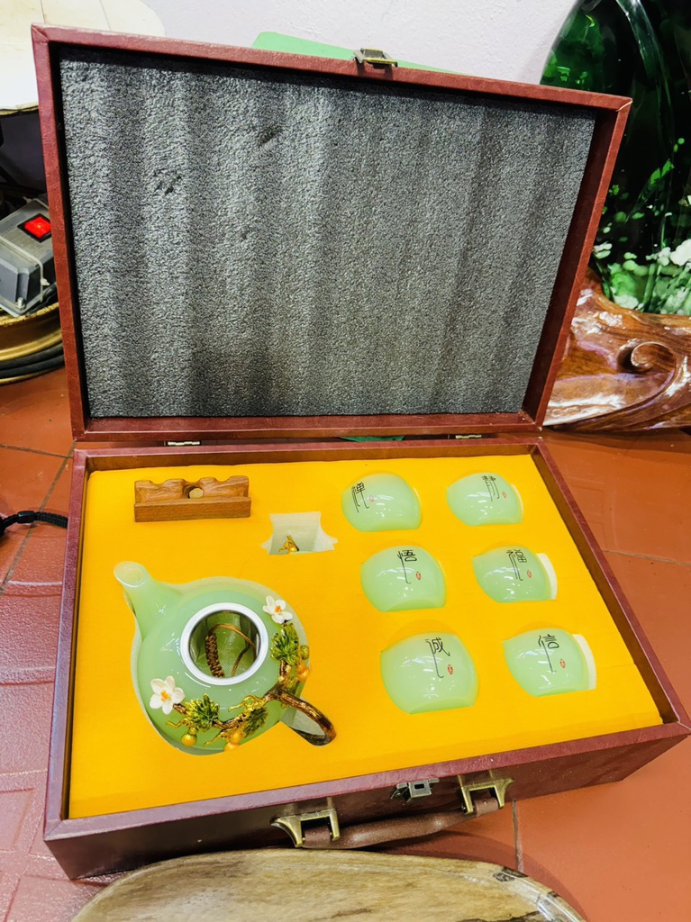 bo-binh-ly-da-onyx-xanh-binh-cao-18-ly-cao-8-khay-go-hoa-thach-dai-32-ngang-20-cm-445595