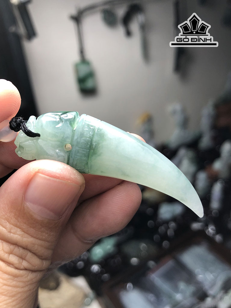 mat-day-chuyen-nanh-cam-ky-lan-da-cam-thach-cao-52-ngang-116-sau-16-mm-15g-446518