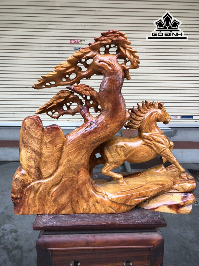 tuong-ngua-phong-thuy-nhat-ma-thong-dong-go-huong-cao-48-ngang-52-sau-13-cm-447780