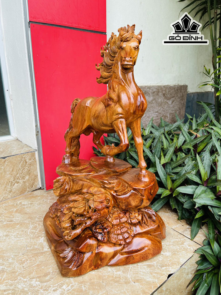 tuong-ngua-phong-thuy-nhat-ma-thong-dong-go-huong-cao-56-ngang-50-sau-33-cm-447957
