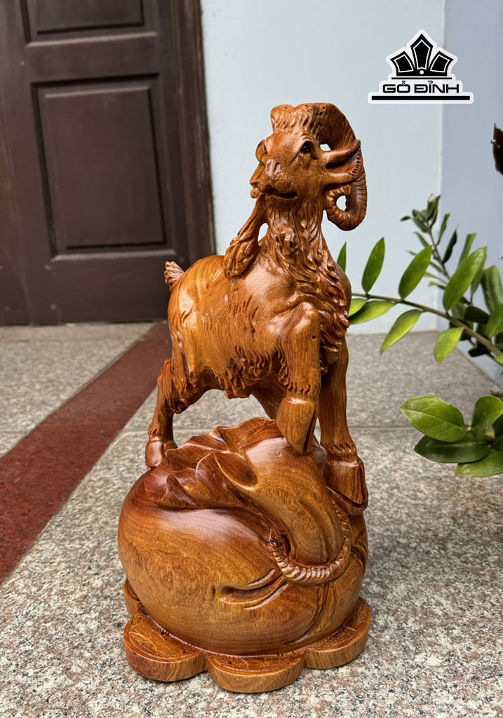 tuong-nhat-duong-go-huong-cao-43-ngang-23-sau-22-cm-449036