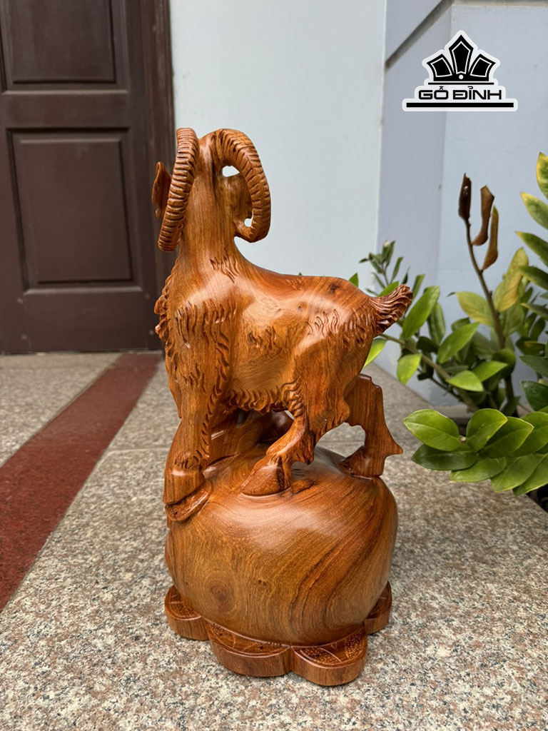 tuong-nhat-duong-go-huong-cao-43-ngang-23-sau-22-cm-449038
