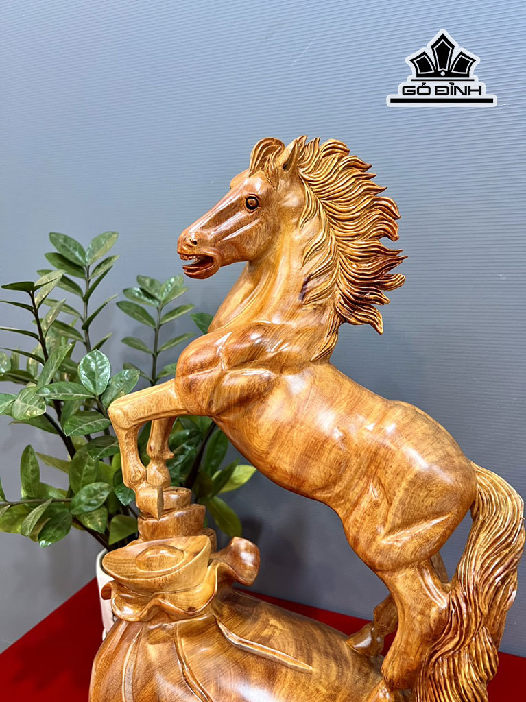 tuong-ngua-phong-thuy-nhat-ma-phi-thien-go-huong-cao-50-ngang-26-sau-13-cm-449575