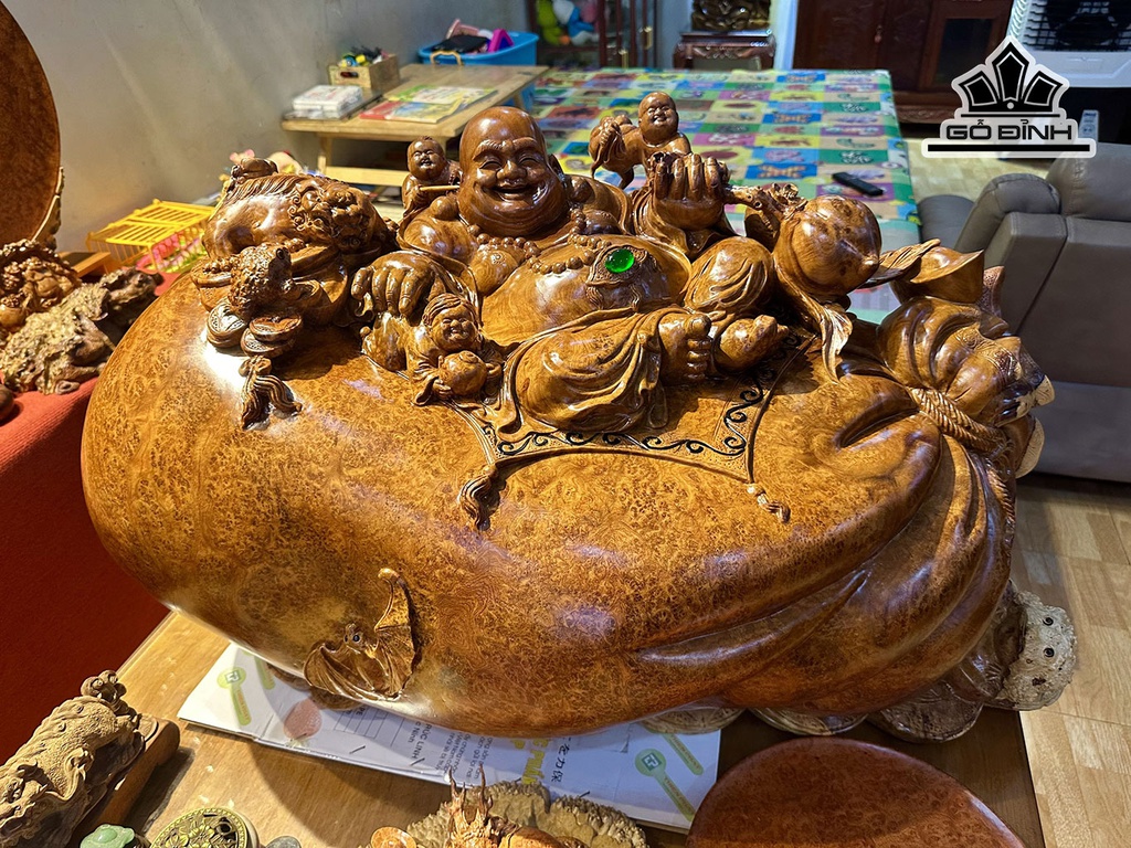 tuong-phat-di-lac-ngoi-bao-tien-go-nu-huong-cao-52-ngang-110-sau-45-cm-449765