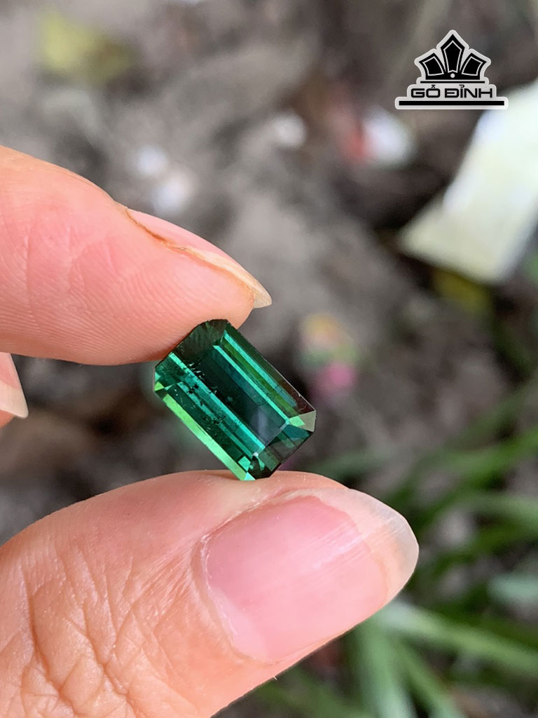 vien-da-tourmaline-cao-115-ngang-75-sau-48-mm-355cts-449967