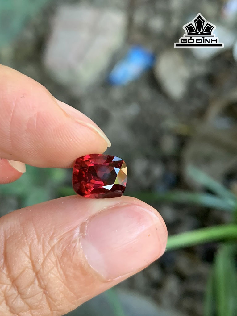vien-da-garnet-cao-92-ngang-7-sau-49-mm-305cts-451129