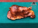 tuong-heo-phong-thuy-go-huong-cao-20-ngang-43-sau-22-cm-451409