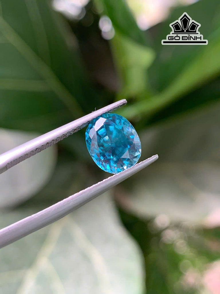 vien-da-zircon-xanh-cao-72-ngang-6-sau-5-mm-520cts-451757