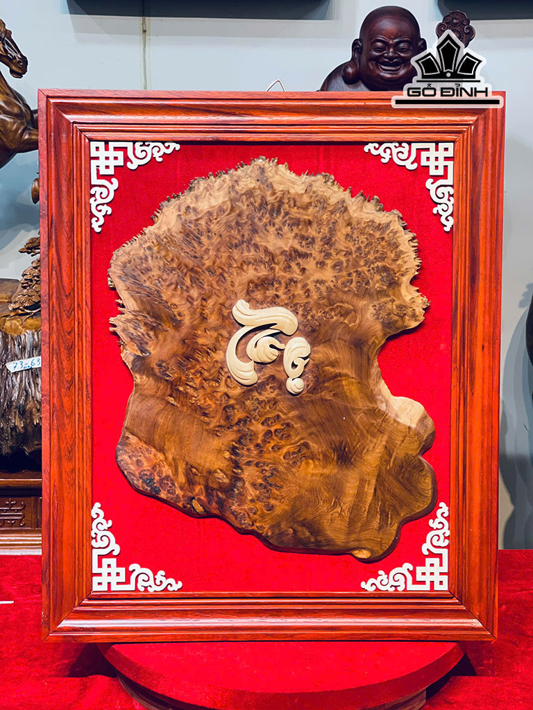tranh-chu-go-nu-ngoc-am-khung-go-huong-do-cao-61-ngang-51-day-2-cm-452557