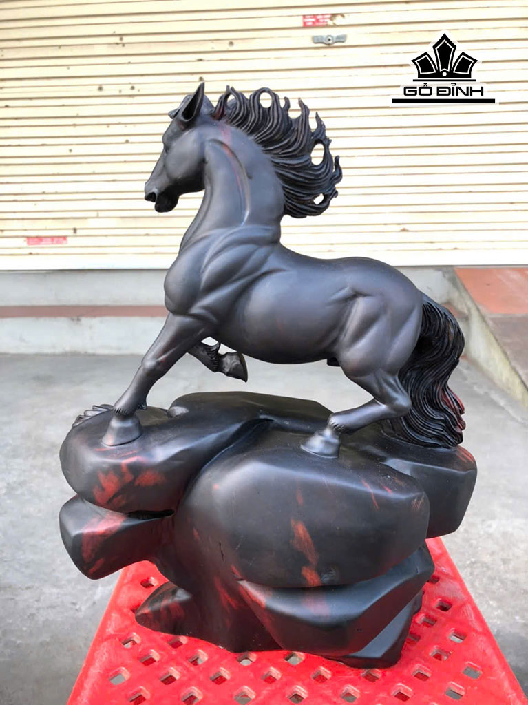 tuong-ngua-phong-thuy-nhat-ma-thong-dong-go-trac-cao-30-ngang-22-sau-13-cm-452692