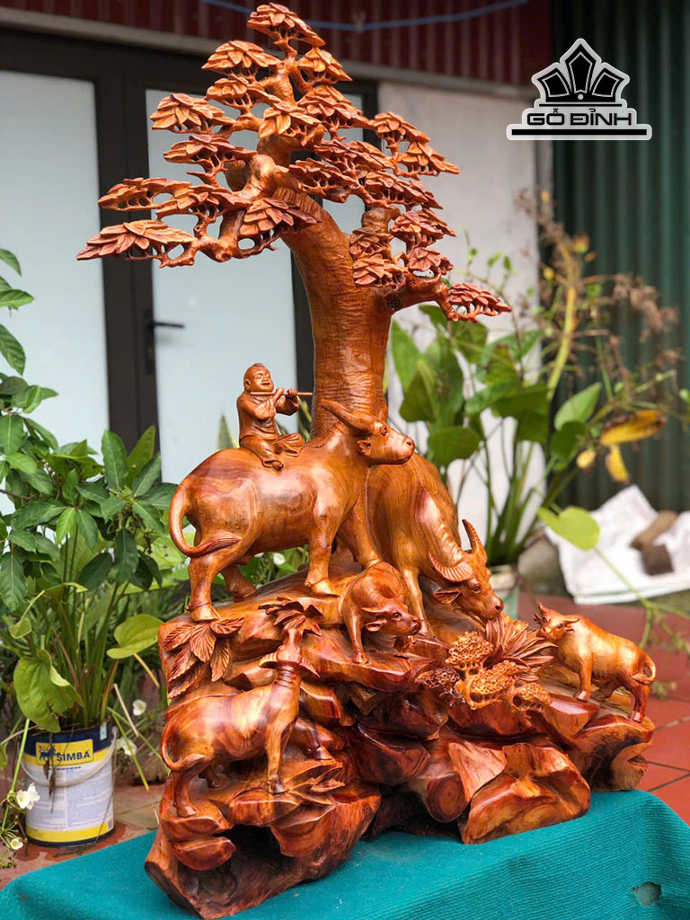 tuong-gia-dinh-trau-go-huong-cao-117-ngang-86-sau-47-cm-453163