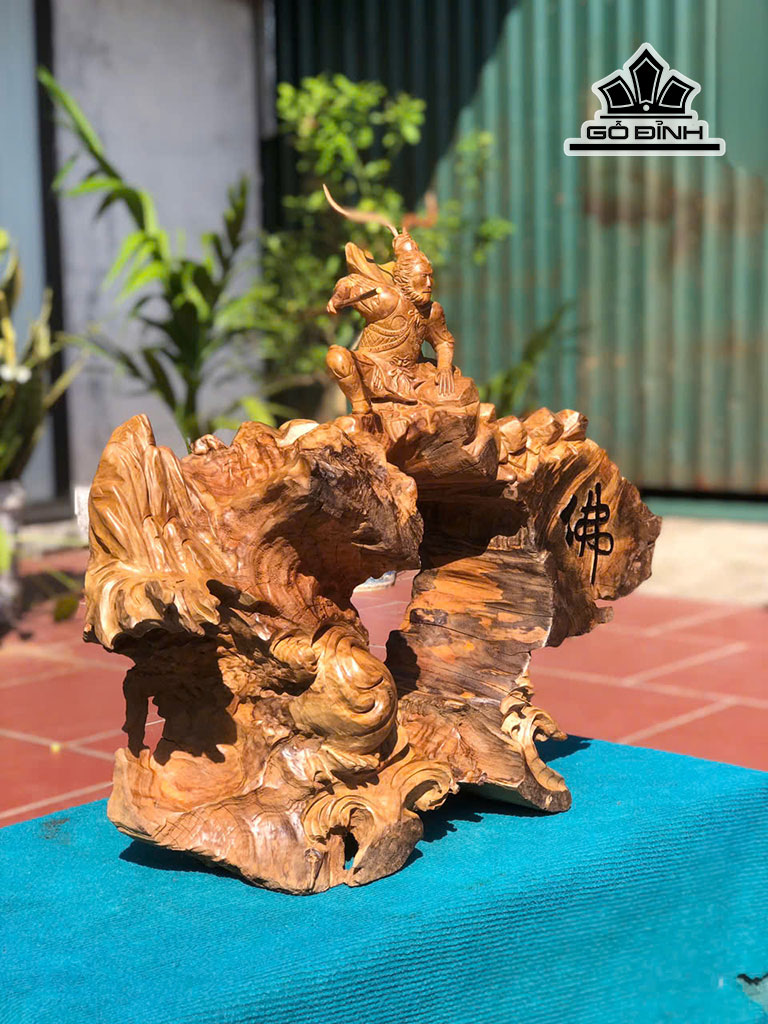 tuong-my-hau-vuong-go-doi-cao-55-ngang-60-sau-18-cm-456220
