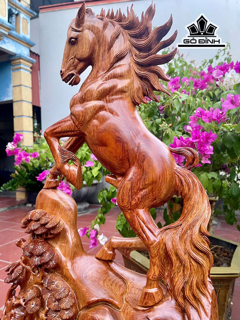 tuong-ngua-phong-thuy-nhat-ma-phi-thien-go-huong-cao-70-ngang-41-sau-23-cm-456745
