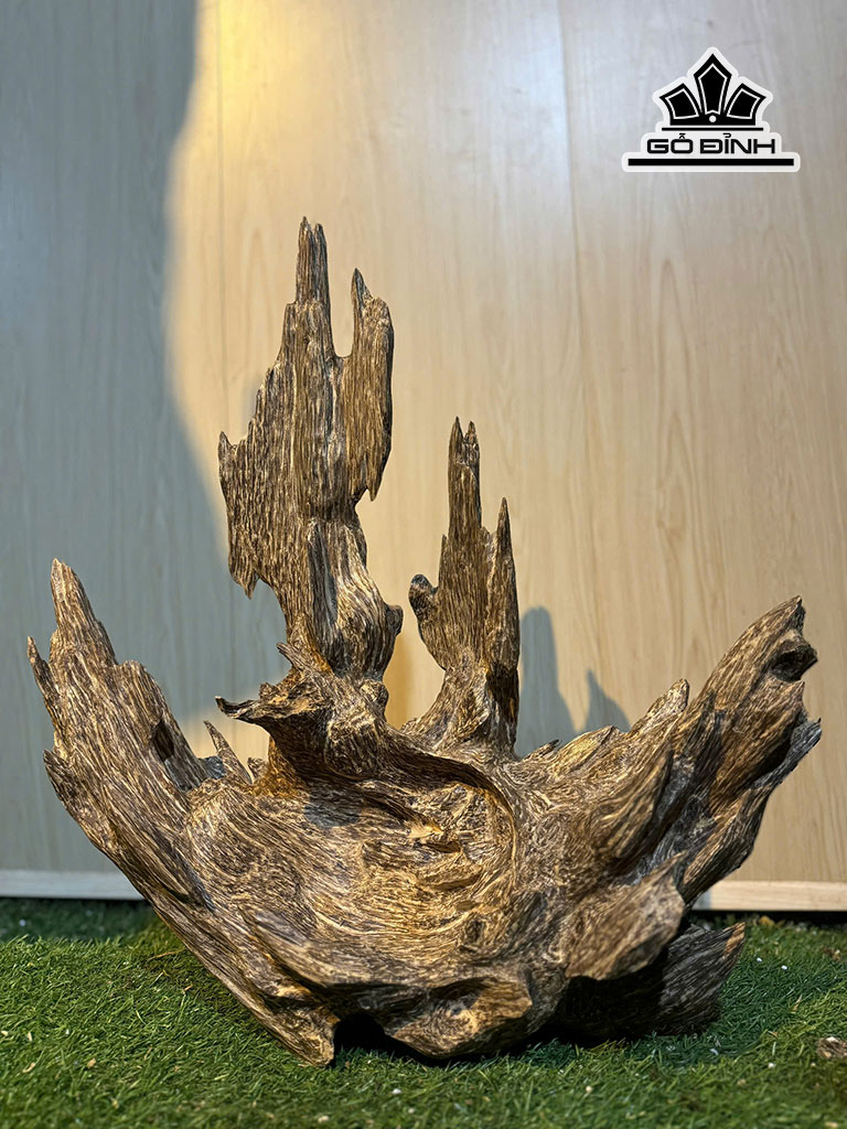 nui-canh-go-tram-huong-cao-60-ngang-53-sau-22-cm-nang-38kg-458588