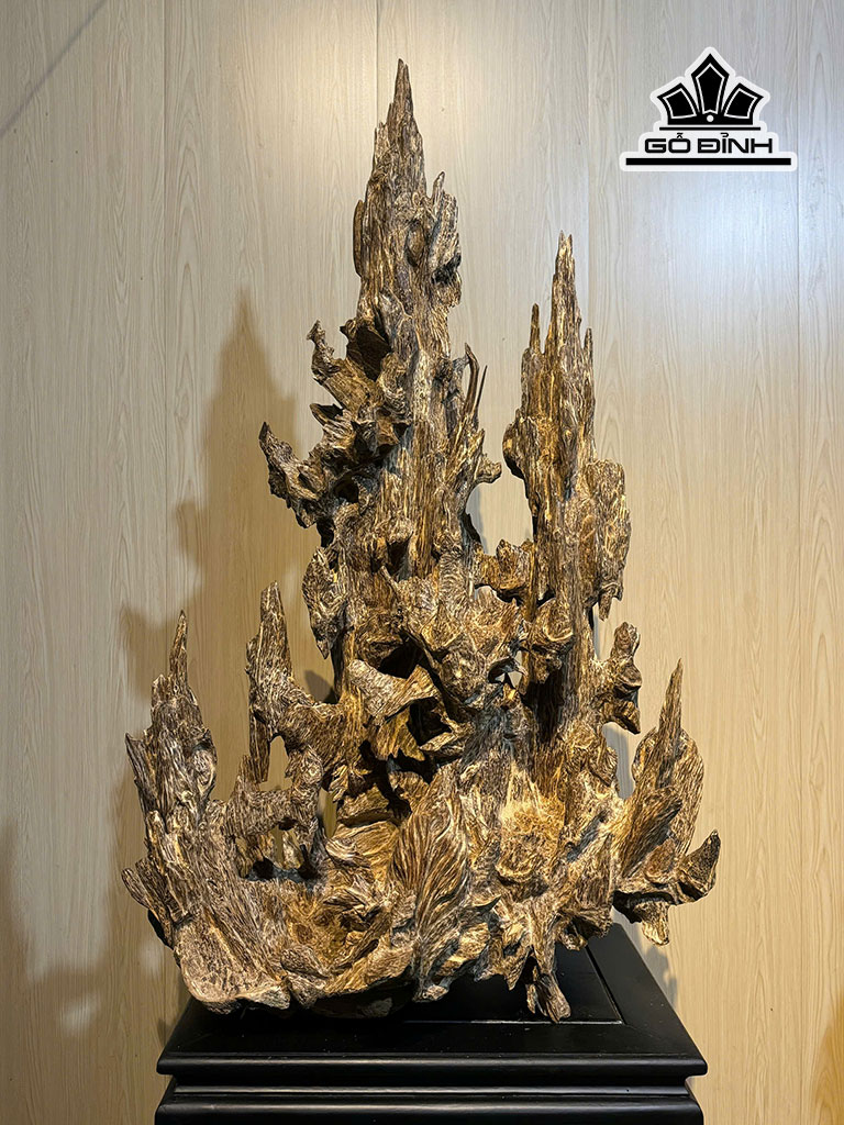 nui-canh-go-tram-huong-cao-127-ngang-66-cm-nang-17kg-458591