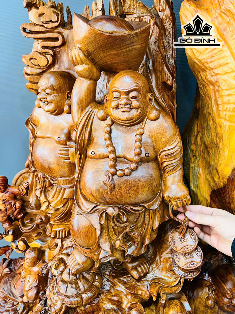 tuong-tam-phuc-go-huong-cao-210-ngang-90-sau-52-cm-460032