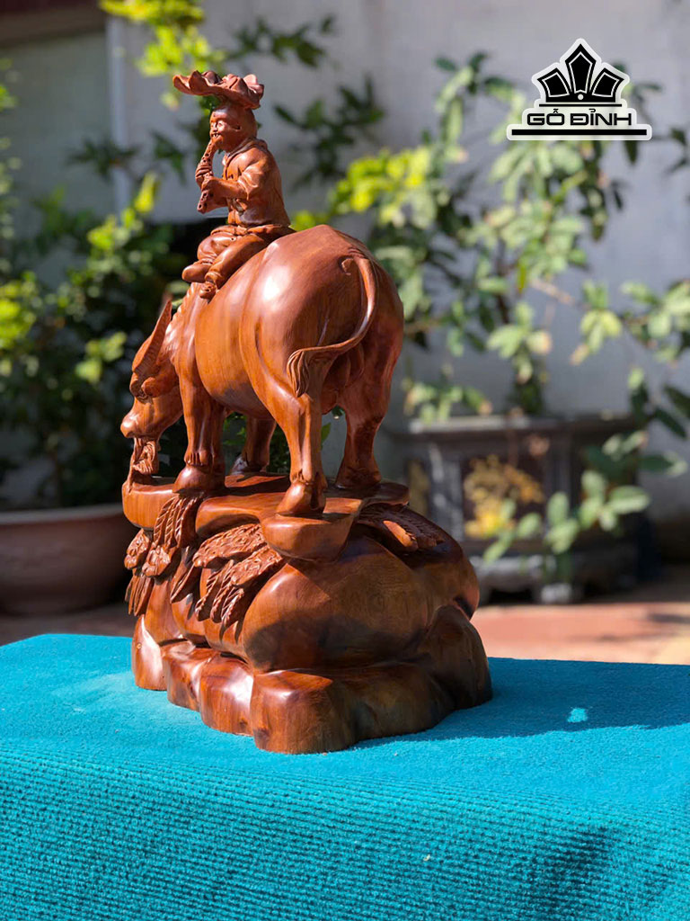 tuong-tieu-dong-cuoi-trau-go-ngoc-am-cao-54-ngang-42-sau-23-cm-460414