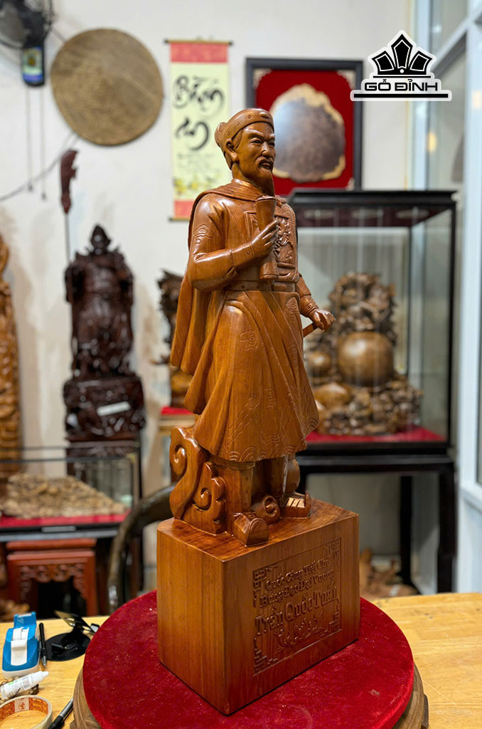 tuong-tran-quoc-tuan-go-ngoc-am-cao-80-ngang-27-sau-18-cm-460454