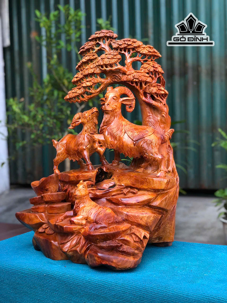 tuong-gia-dinh-de-phong-thuy-go-huong-cao-66-ngang-48-sau-35-cm-460620
