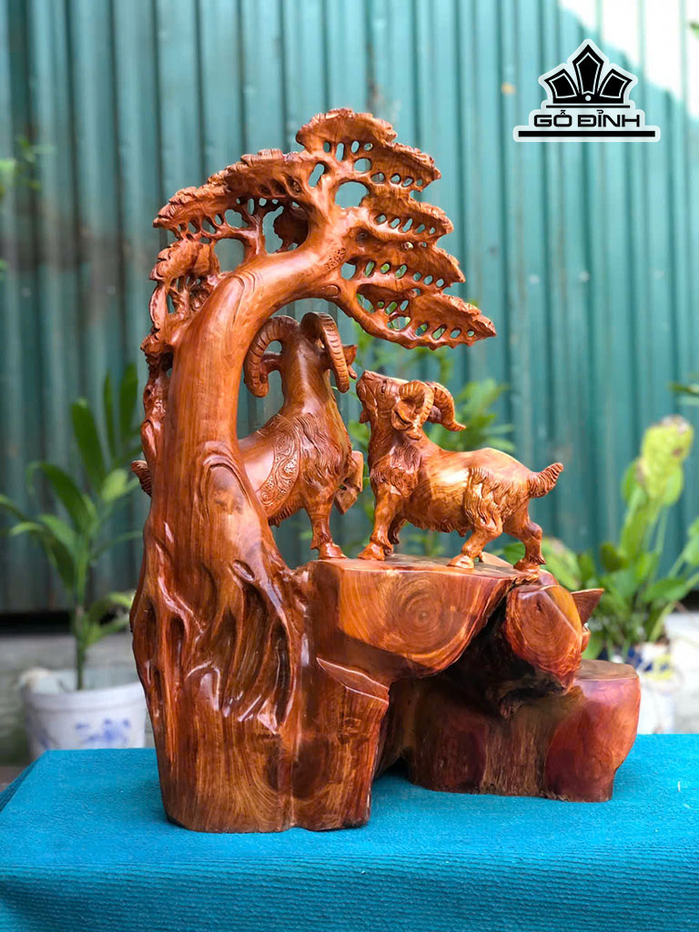 tuong-gia-dinh-de-phong-thuy-go-huong-cao-66-ngang-48-sau-35-cm-460621