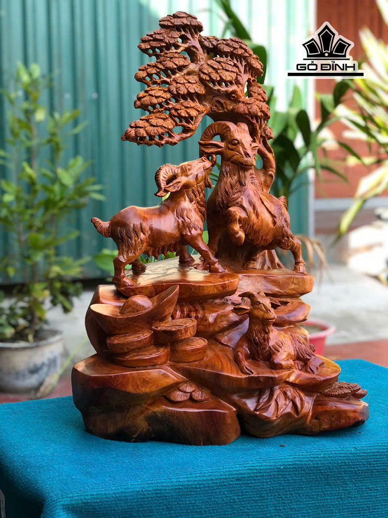 tuong-gia-dinh-de-phong-thuy-go-huong-cao-66-ngang-48-sau-35-cm-460622